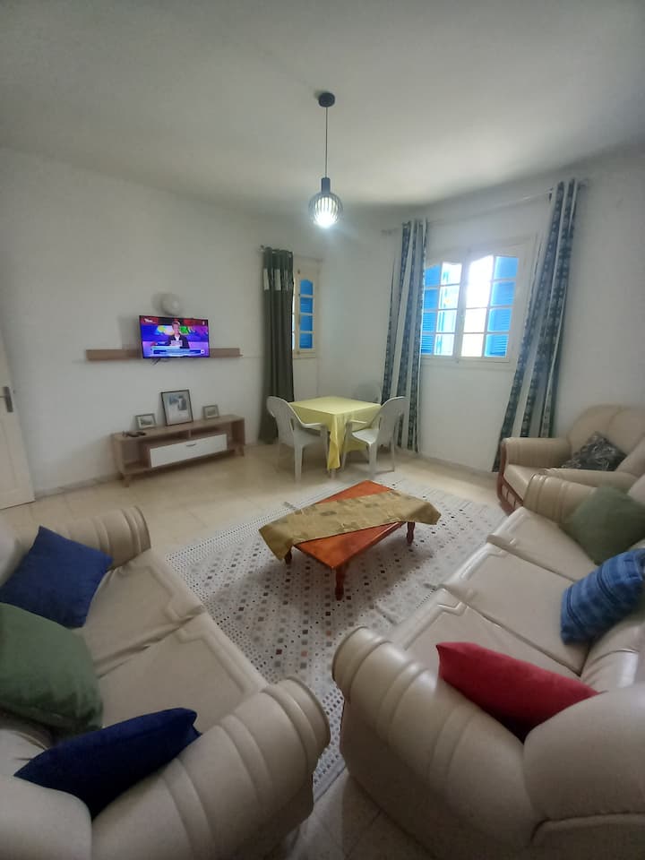 Maison Calme Avec Terrasse Pas Loin De Beaurivage - Djerba