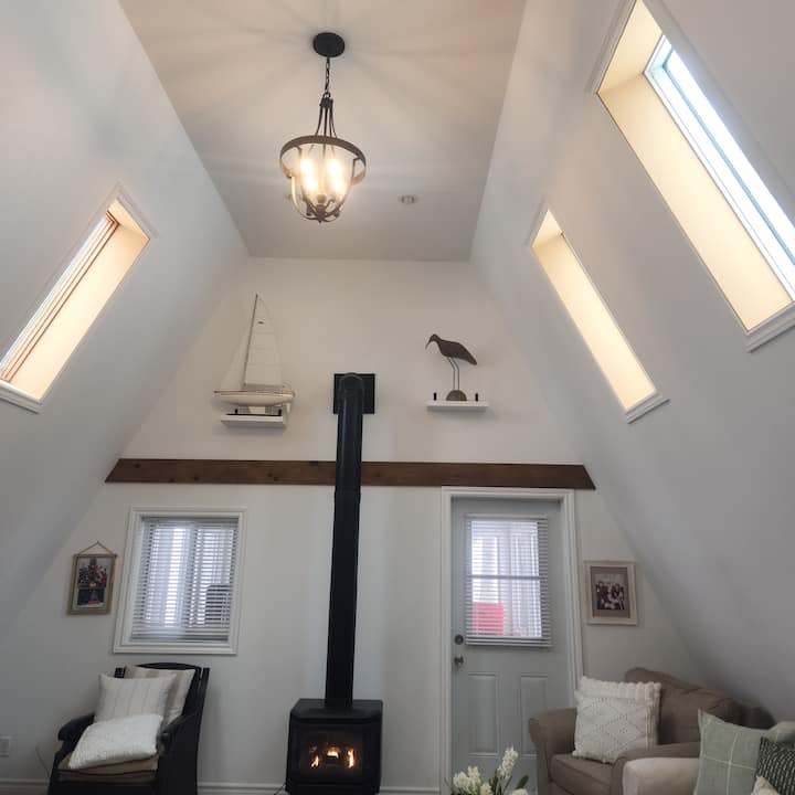 New! Stunning Muskoka Lakes A Frame (1900 Sq Ft) - Muskoka