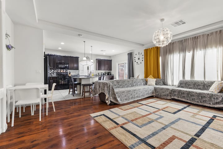 Spacious 5br | 10 Min To Airport & Strip - Las Vegas Strip, NV