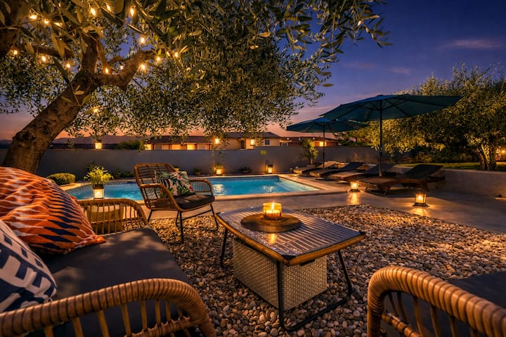 Cozy House On Beach Side With Private Pool - Croatie