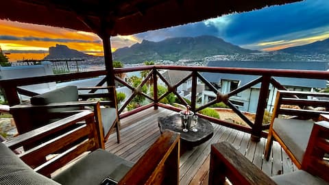 Lux Villa , Housekeeper, pool, Hottub and solar