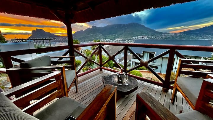 Villa, heated pool, hot tub and housekeeper