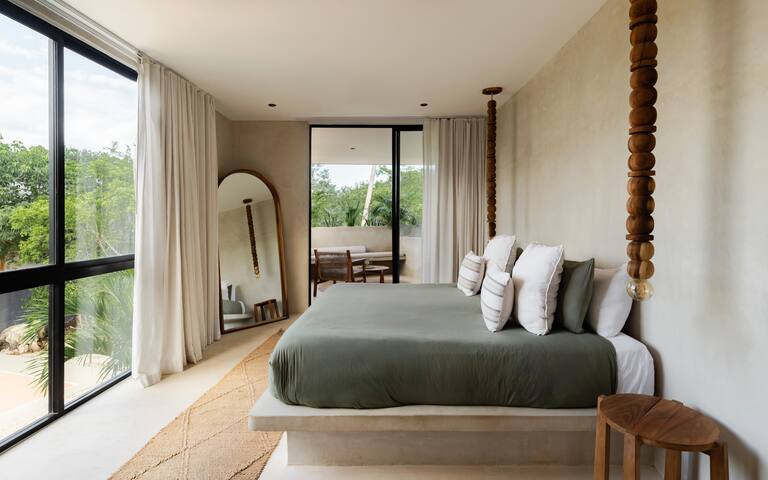 7BR Jungle Villa • Pools • Pickleball • Near Beach