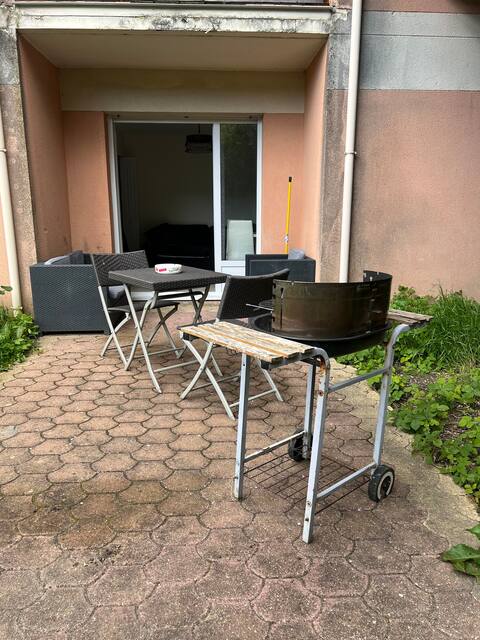 Apartment with private parking space and garden