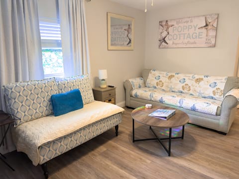 Popular Airbnb listing: King Bed | Firepit&smores | Free beach equipment in Warrington