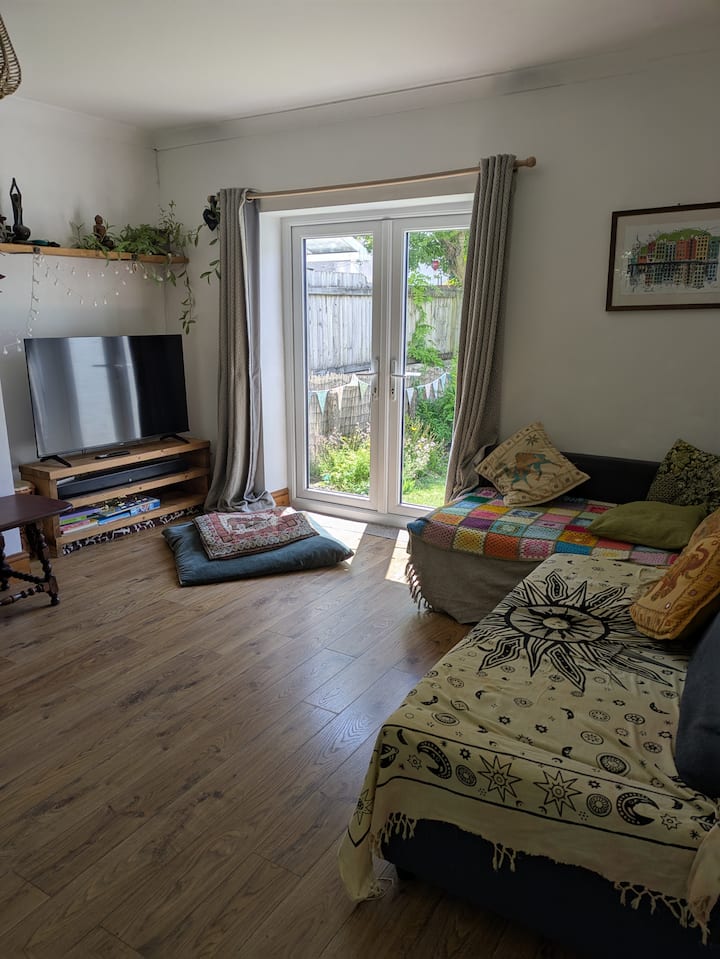 Funky House In The Heart Of Tongwynlais, Cardiff - Cardiff