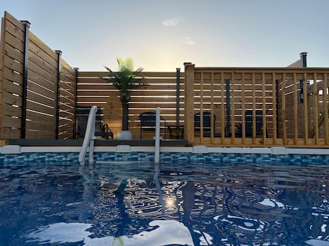 Popular Airbnb listing: Private saltwater pool. Mins to Panama City Beach. in Panama City / Panama City Beach