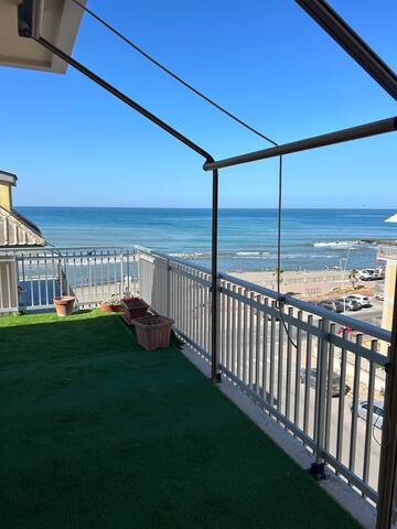 Luxury Flat + big terrace front sea gallery image 2