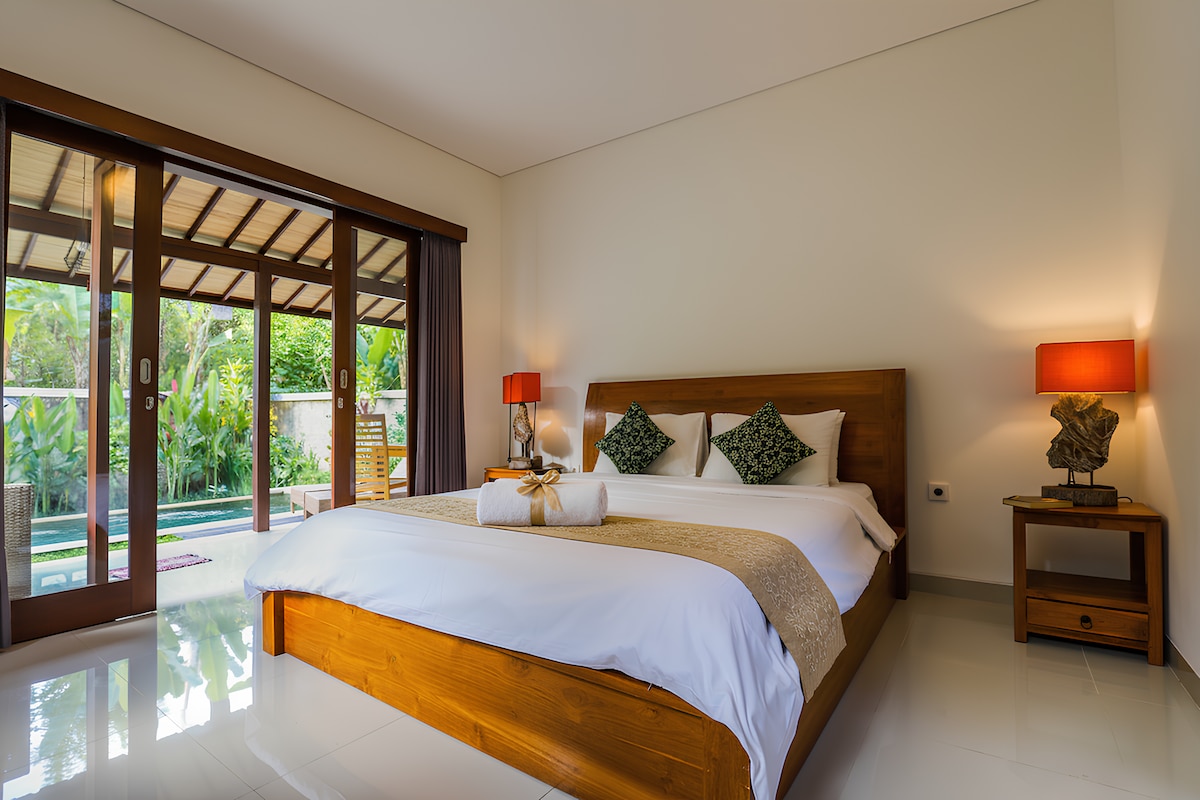 Villa in Kecamatan Ubud · ★4.51 · 1 bedroom · 1 bed · 1 private bath รายการ Airbnb เปรียบเทียบ