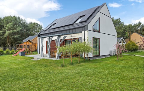 Awesome home in Nowe Warpno with sauna