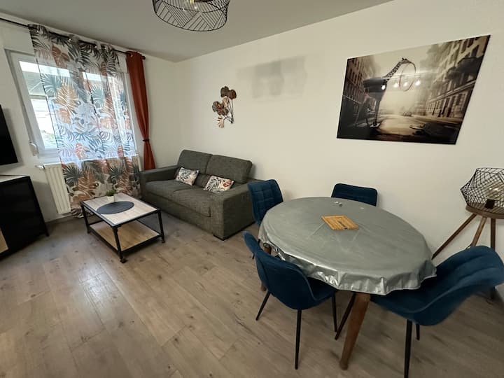 F2 Sympa à Rombas, Idéal Famille Ou 2 Pros - Amnéville