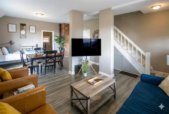 Pet Friendly With A View, Heirloom Vacations - Duluth, MN