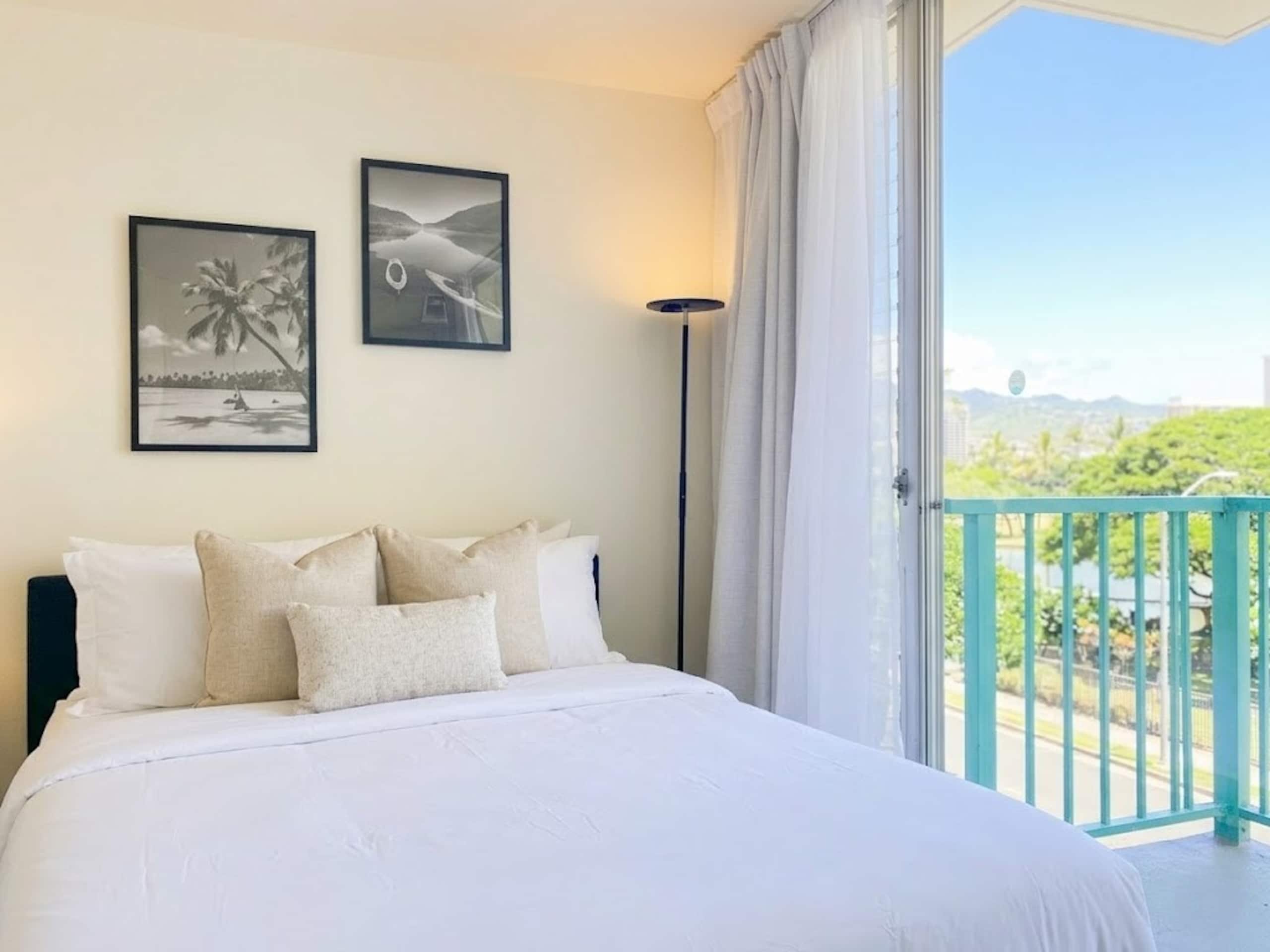 Condo in Honolulu · ★4.82 · Studio · 1 bed · 1 private bath - Image 5