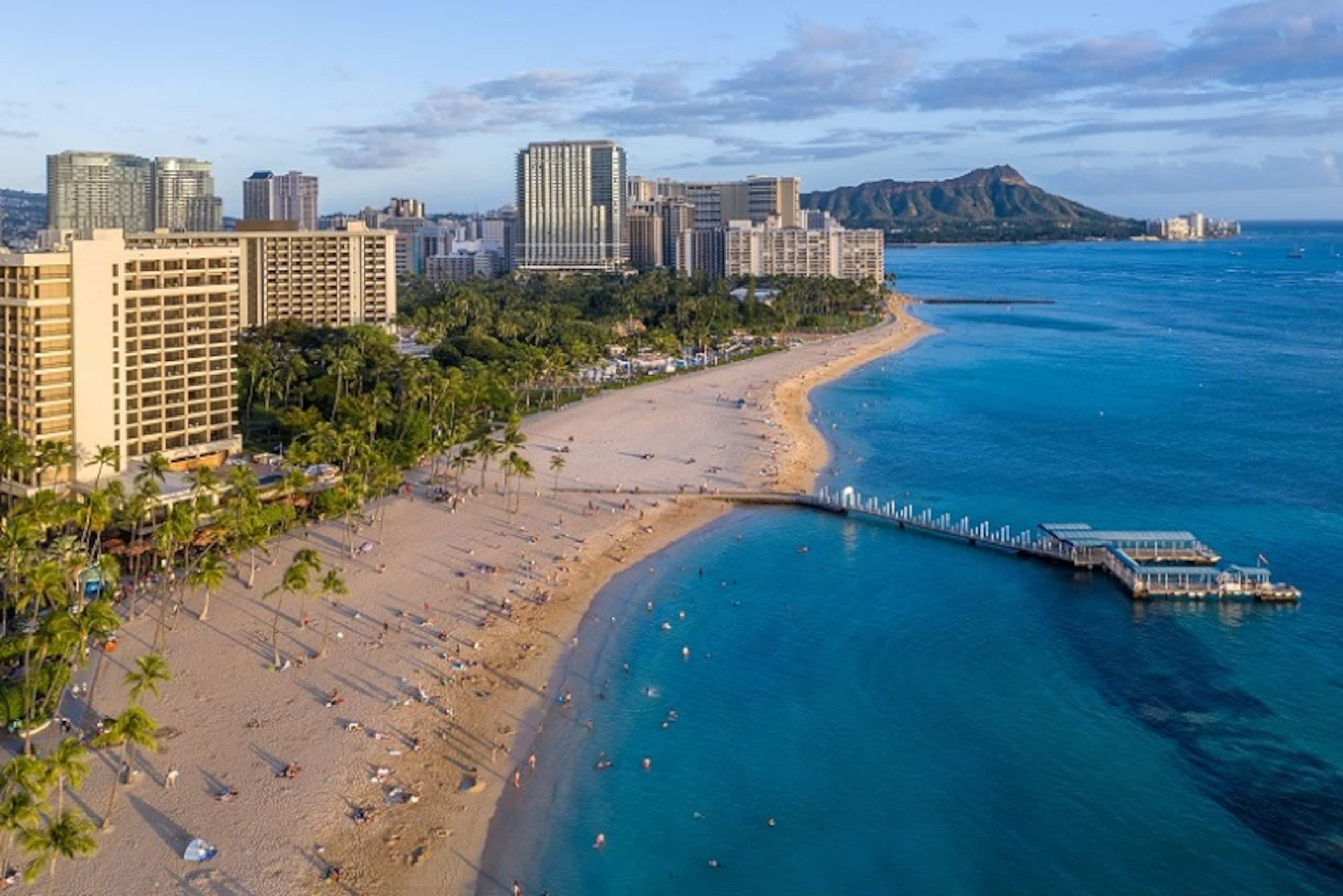 Condo in Honolulu · ★4.82 · Studio · 1 bed · 1 private bath - Image 30