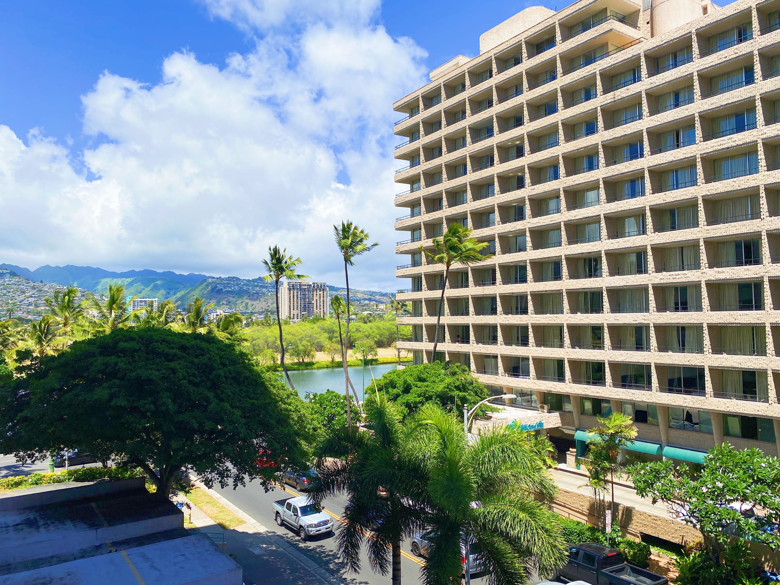 Condo in Honolulu · ★4.82 · Studio · 1 bed · 1 private bath - Image 20