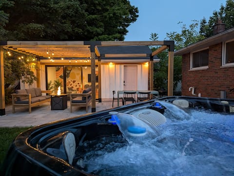 5 Bedroom Home w Games Rm, Hot Tub + Terrace,