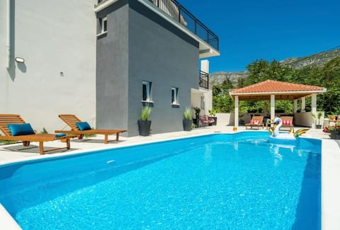 Luxury Villa EMMA with Pool