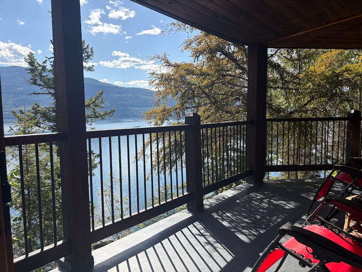 The Crow’s Nest Lakeview Suite W/cedar Sauna - Nakusp