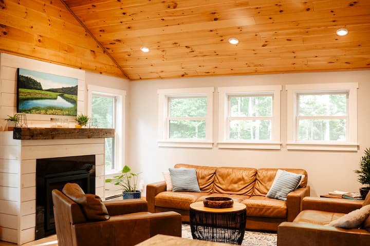 Open Concept 4 Bedroom Lakehouse - Norway, ME