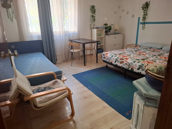 1 jednolôžko + 1 manželská posteľ