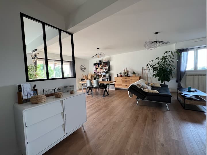 Superbe Appartement Avec Terrasse, Au Calme. - Plan-de-Cuques