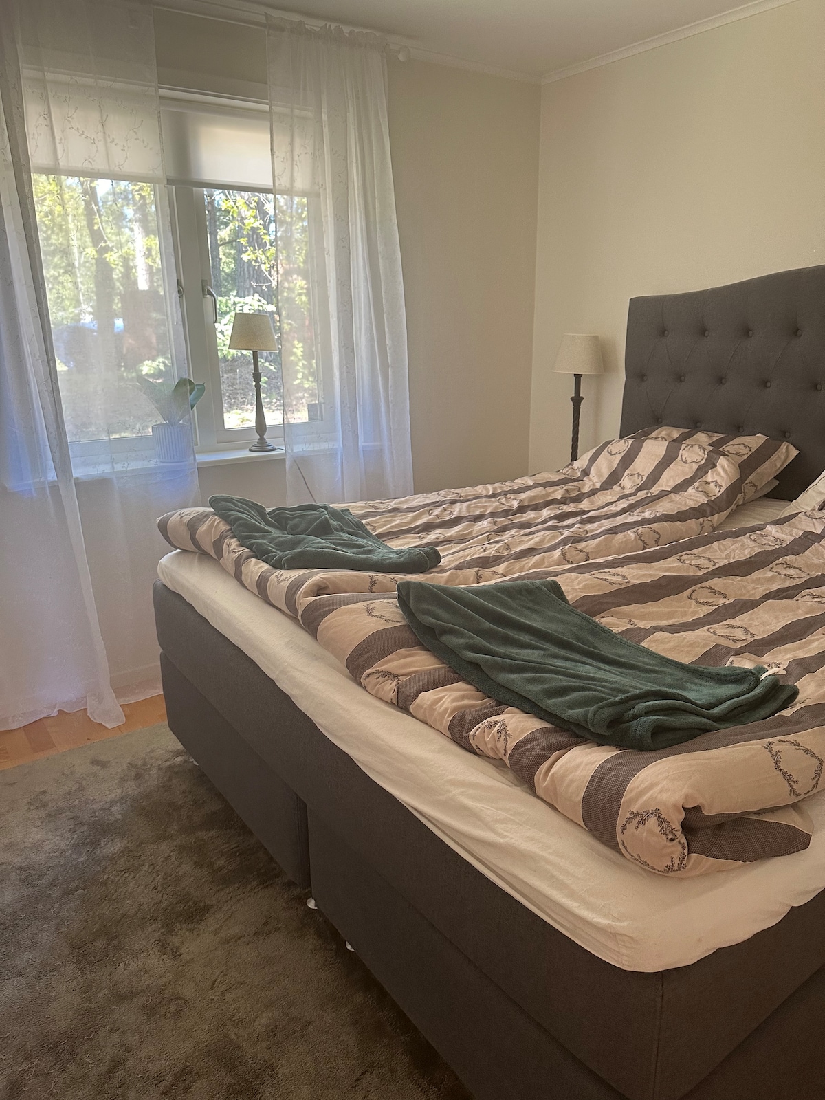 เตียงคู่ขนาด 180x200 ซม.