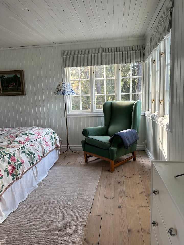 Chambre d'hôtes dans la maison d'hôtes, lit de 180 cm (facilement changée en 2 lits simples)