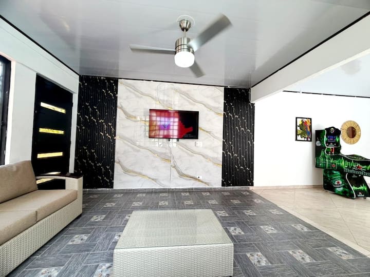 Casa Con Piscina Totalmente Privada - Villavicencio