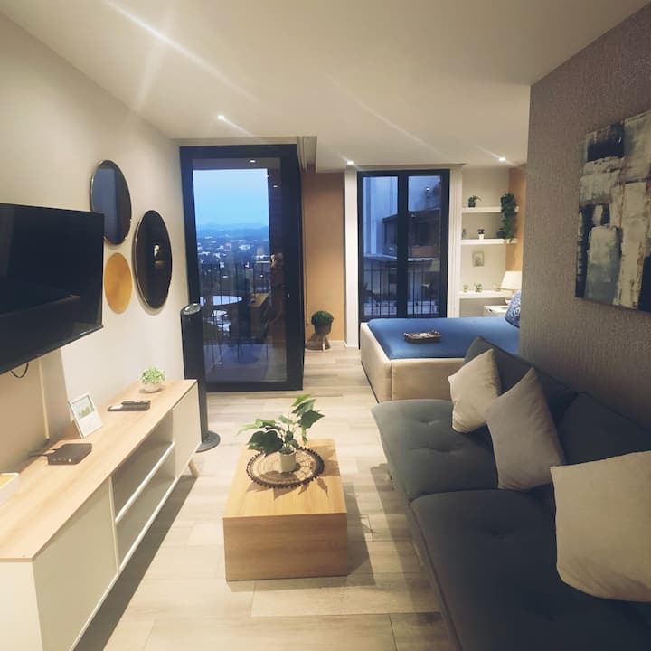 Acogedor Y Céntrico Apartamento En Zona 10 - Ciudad de Guatemala