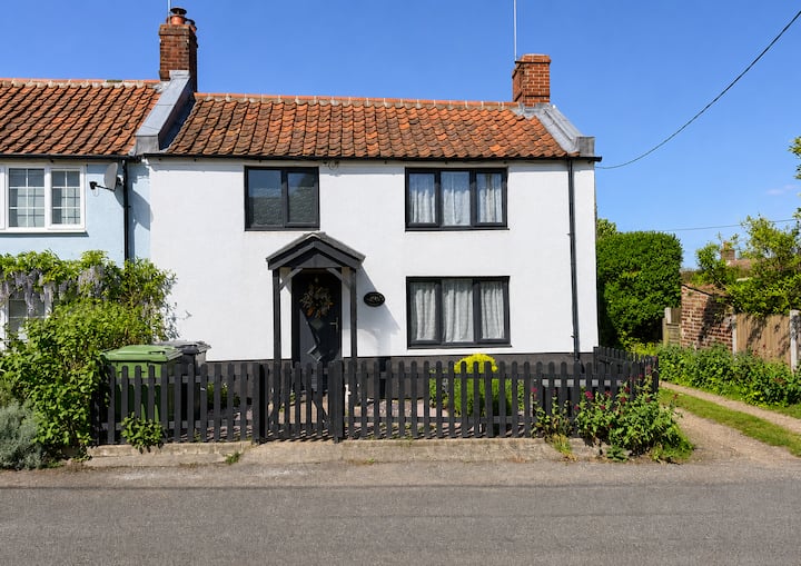 Stunning Cottage With A Private Hot Tub And Sauna In Norfolk Ref 99003ac - Wroxham Broad