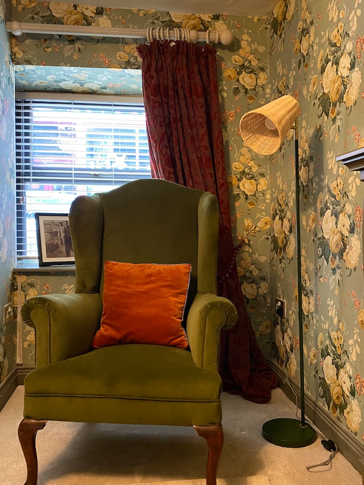 Cheerful & Quirky Townhouse In A Great Location. - Athlone