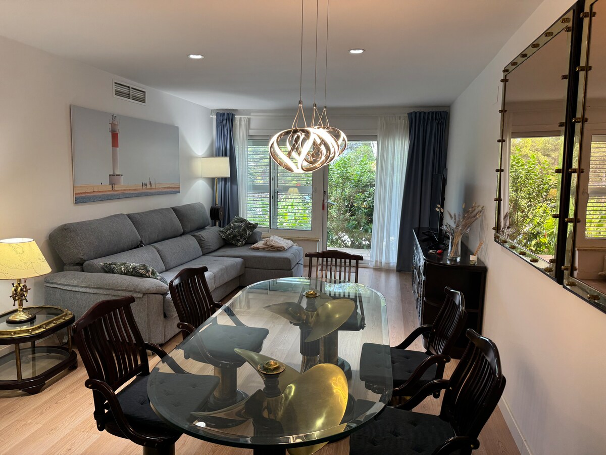 Airbnb con mejor rendimiento: Fantastic oceanfront villa with a pool en Salou