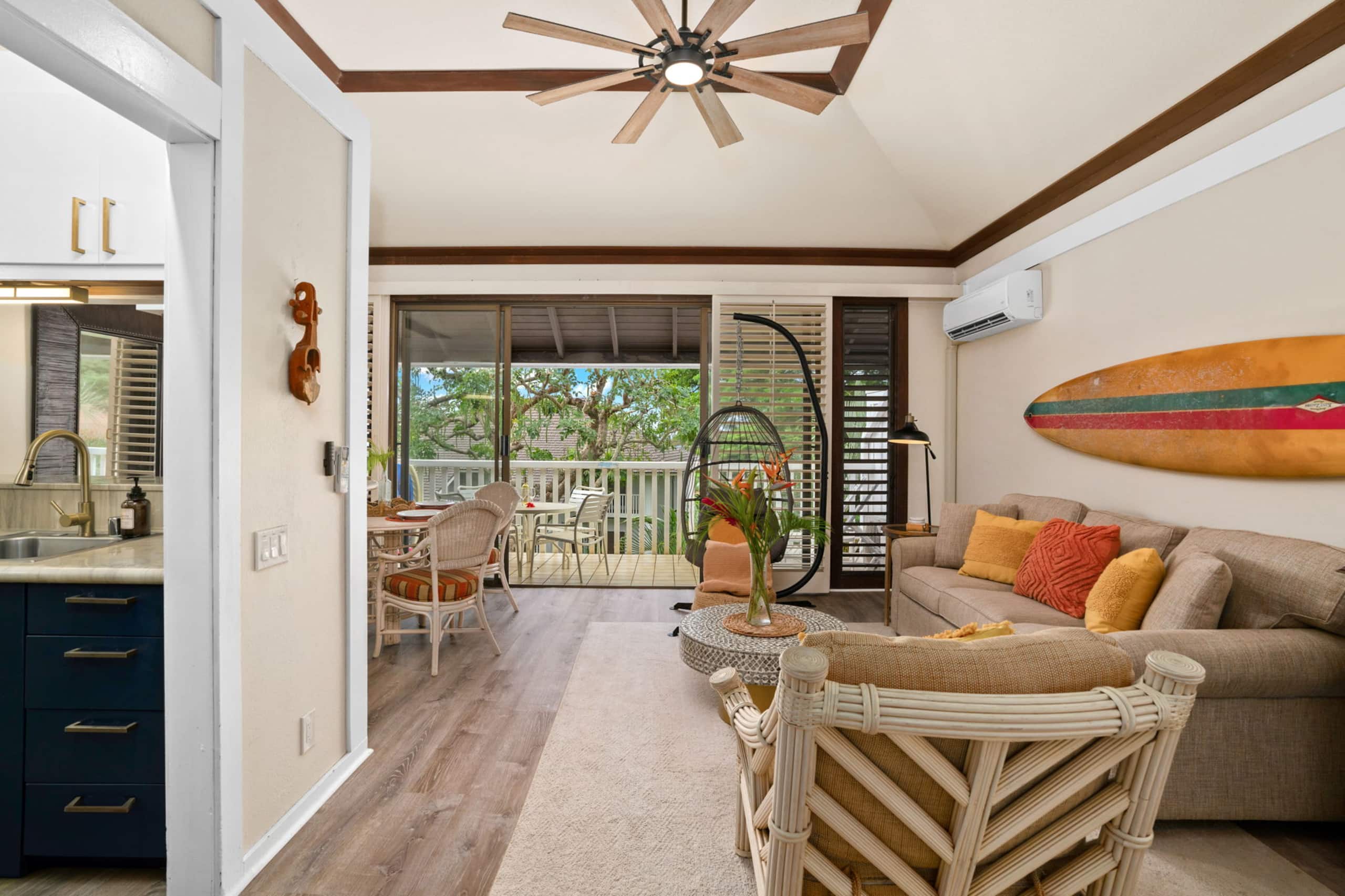 Gorgeous Penthouse w/ AC, Steps from the Beach - Photo 4