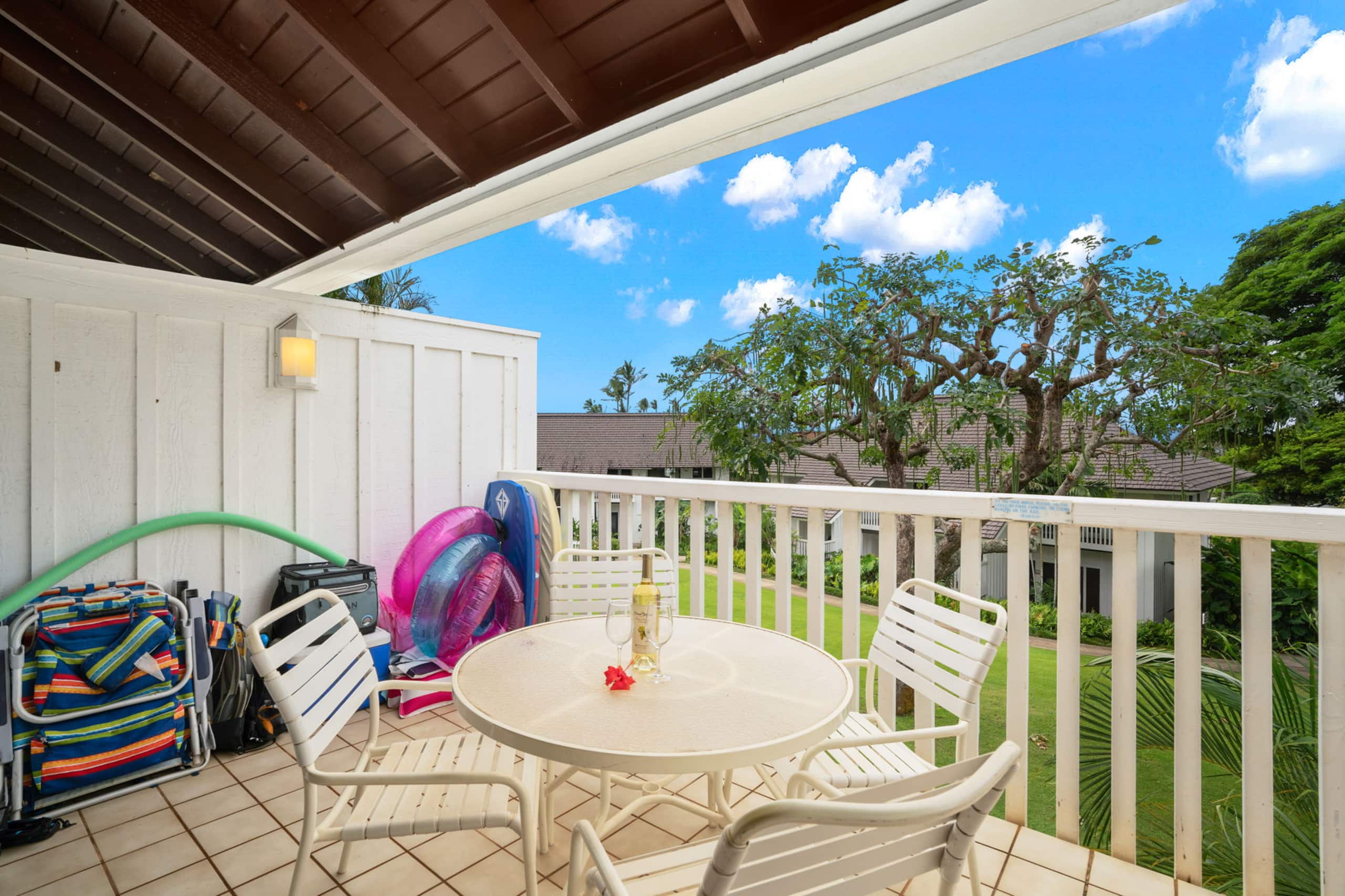 Gorgeous Penthouse w/ AC, Steps from the Beach - Photo 15