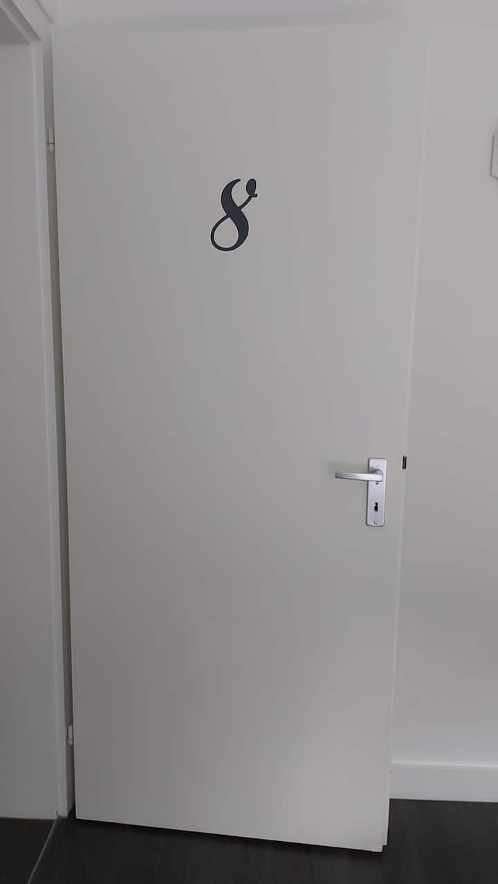 საძინებელი 8