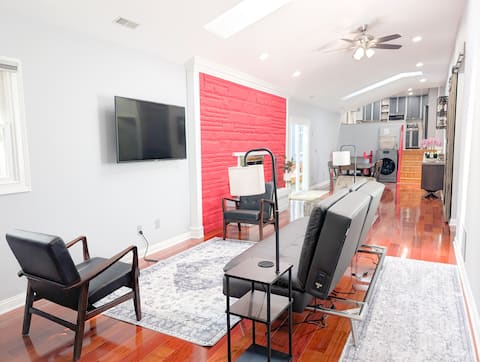 Popular Airbnb listing: King Bed, 3-Season Room | 3BR Clintonville Home in Clintonville