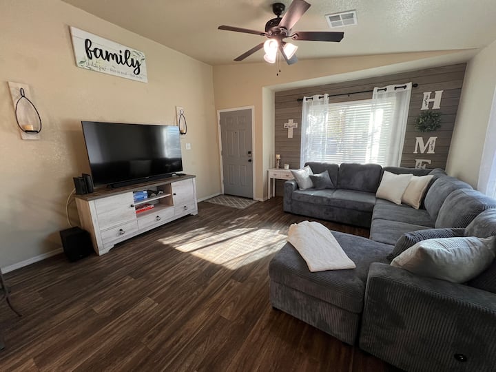 Cozy Yuma Home In Desert Oasys 3br/2ba - Yuma, AZ