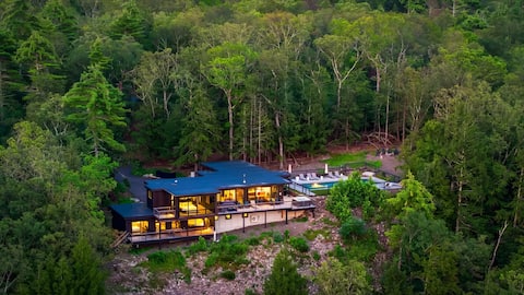 Hudson Valley | Panoramic Views, Pool & Hot Tub