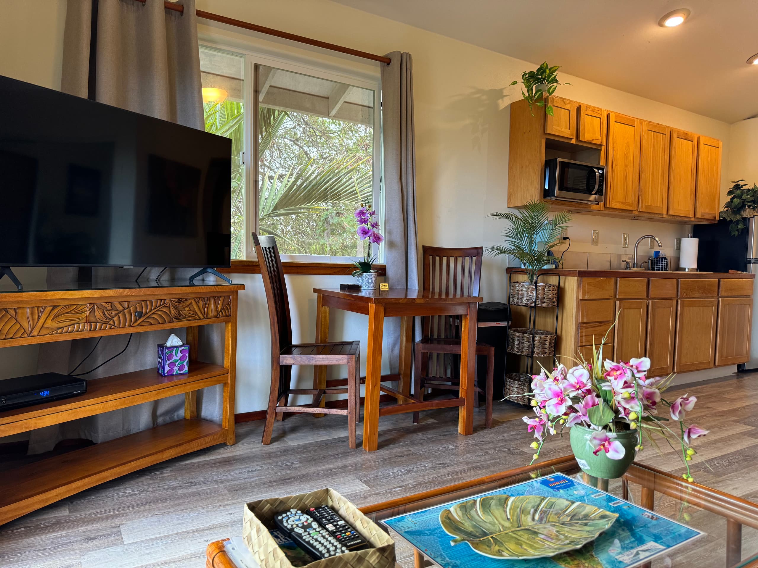 Lovely 1-Bedroom w/Ocean View on Alii Dr in Kona-F - Photo 2