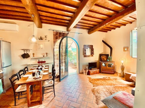 Suitelouise.Pool, hot tub, home gym & view/garden