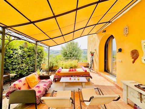 Suitelouise.Pool, hot tub, home gym & view/garden