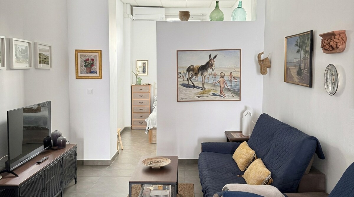 Top performing Airbnb: ADAMUS STUDIO in Málaga
