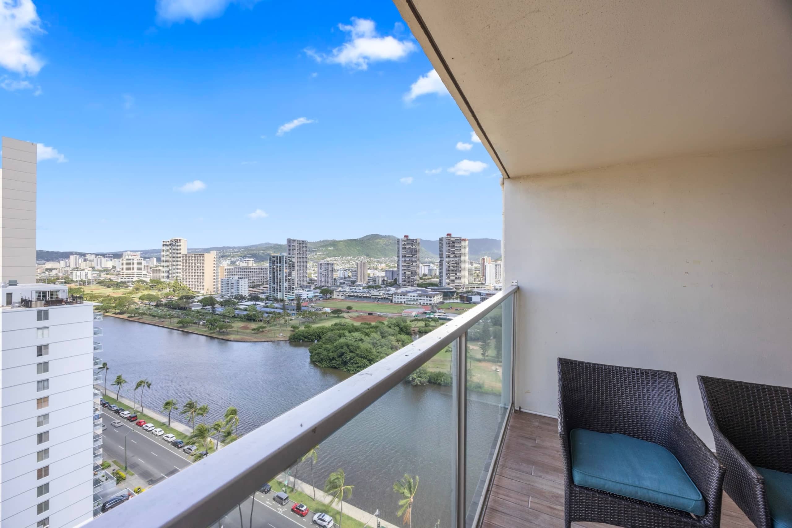 Condo in Honolulu · ★4.85 · Studio · 2 beds · 1 bath - Image 23