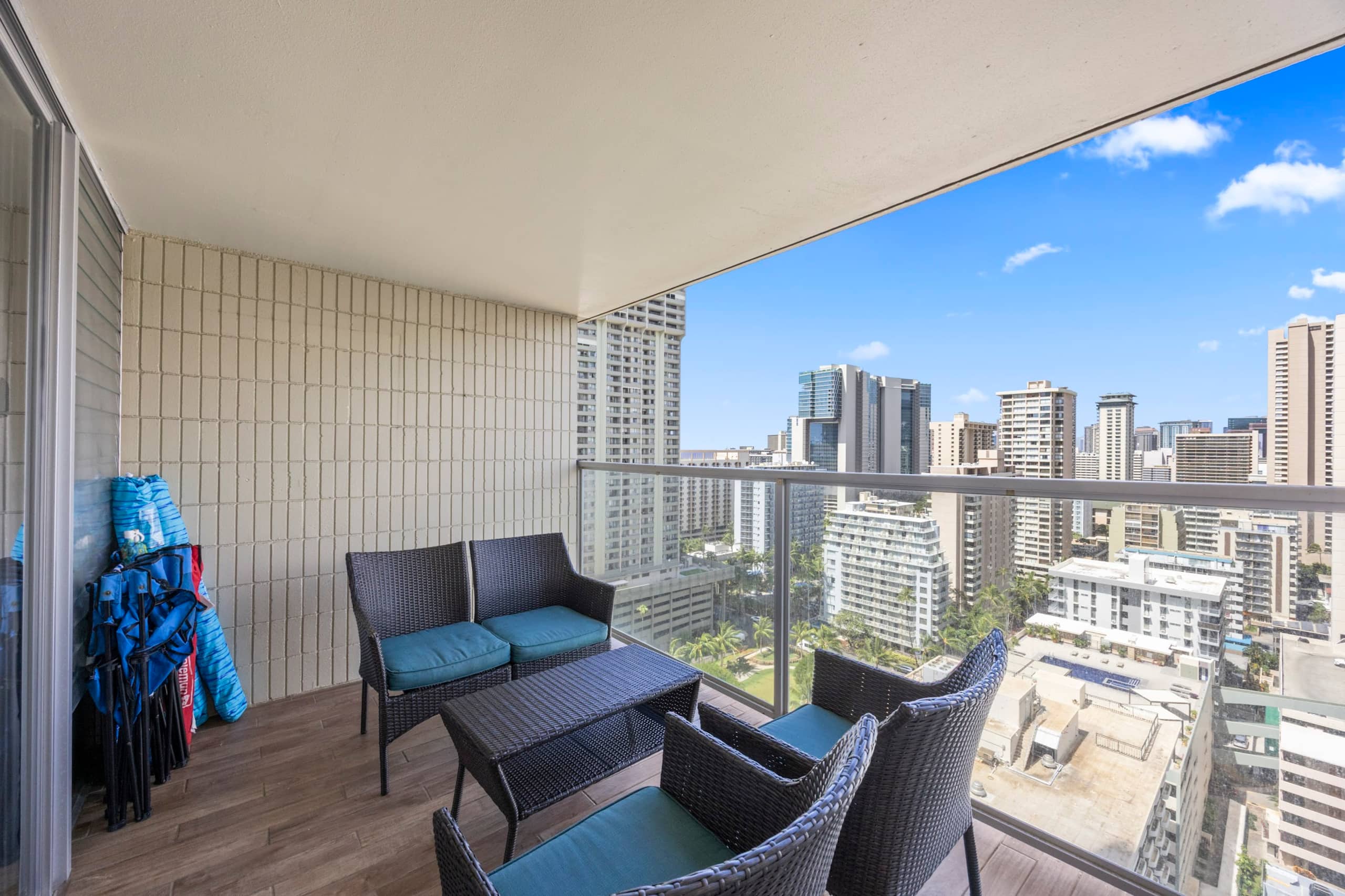 Condo in Honolulu · ★4.85 · Studio · 2 beds · 1 bath - Image 22