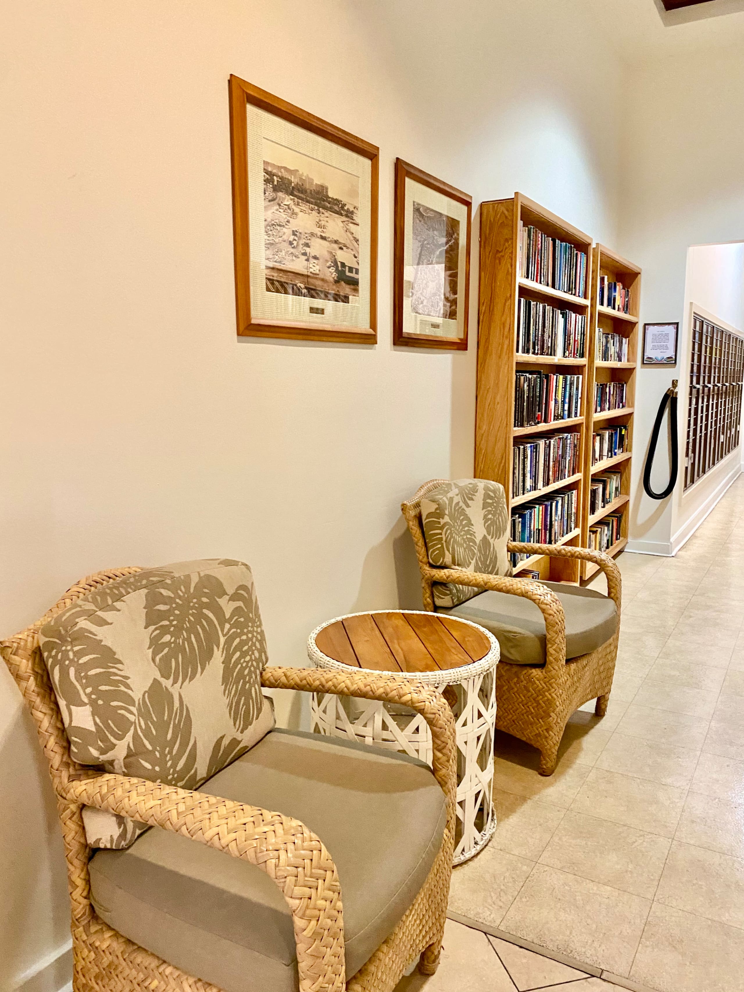 Beachfront condo in Waikiki - Image 14