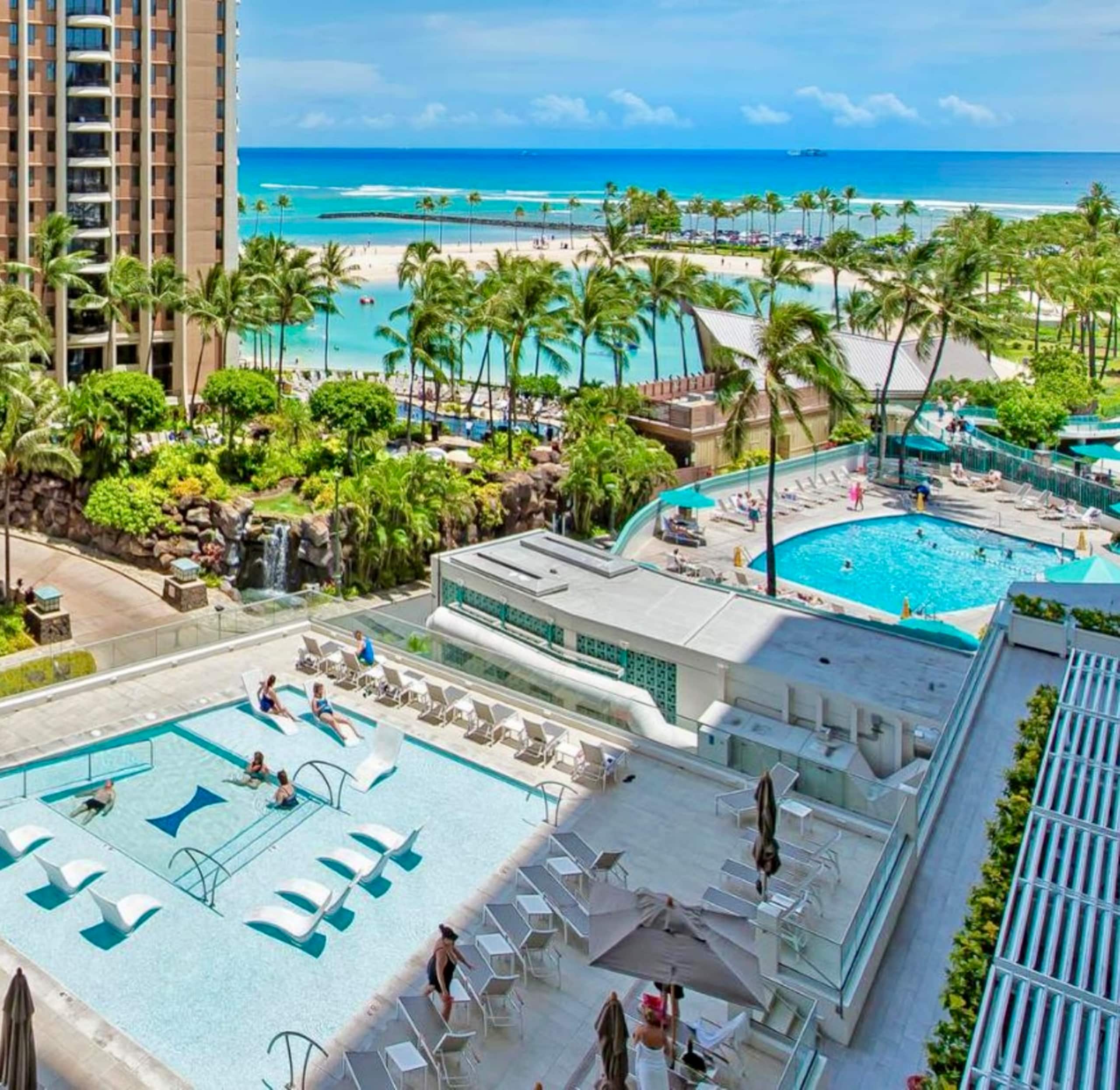 Beachfront condo in Waikiki - Image 17