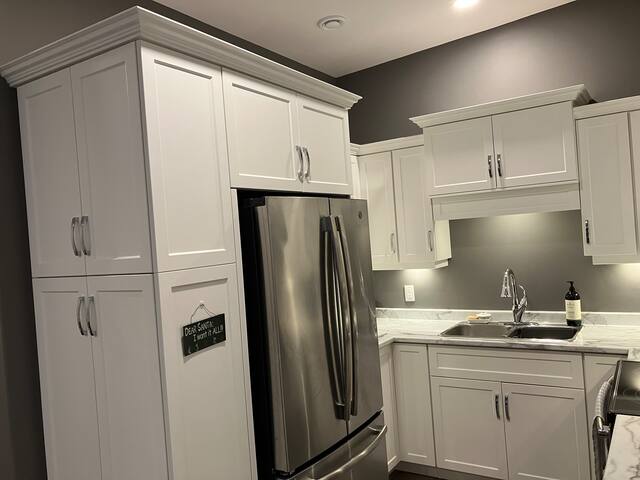 Family friendly, trail access,fire pit games room gallery image 4