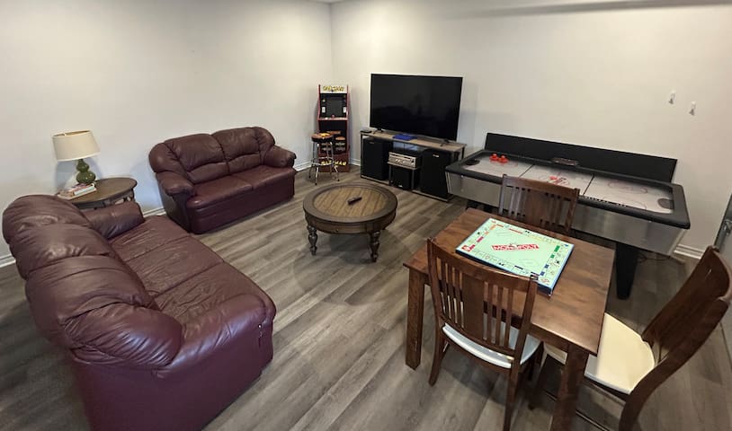Family friendly, trail access,fire pit games room gallery image 3
