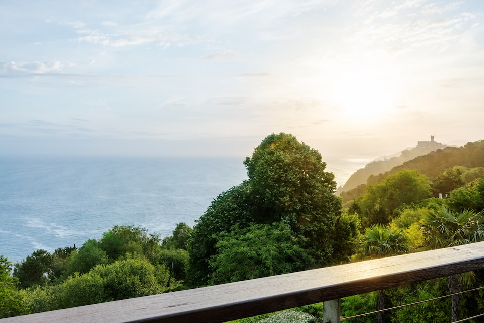 A cliffside design villa on Monte Igueldo, San Sebastián, Basque Country, Spain, photo 9 of 10