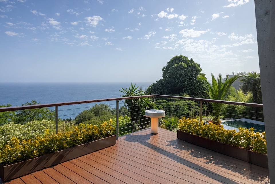 A cliffside design villa on Monte Igueldo, San Sebastián, Basque Country, Spain, photo 7 of 10